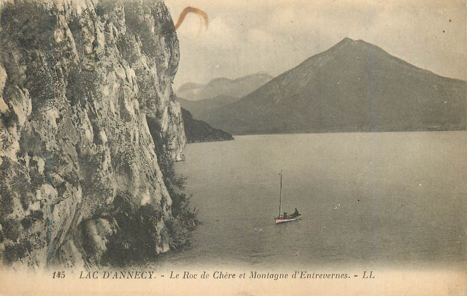 Lac d'Annecy — Le Roc de Chère et Montagne d'Entrevernes — LL