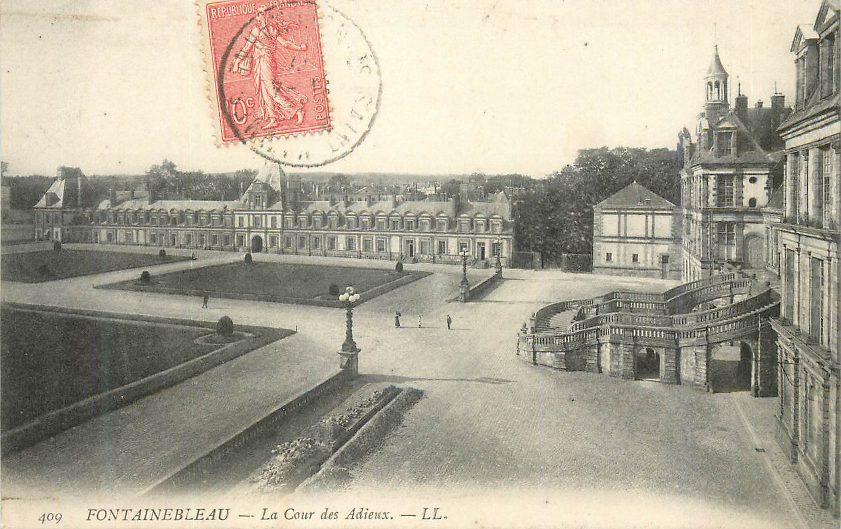 Fontainebleau — La Cour des Adieux — LL.
