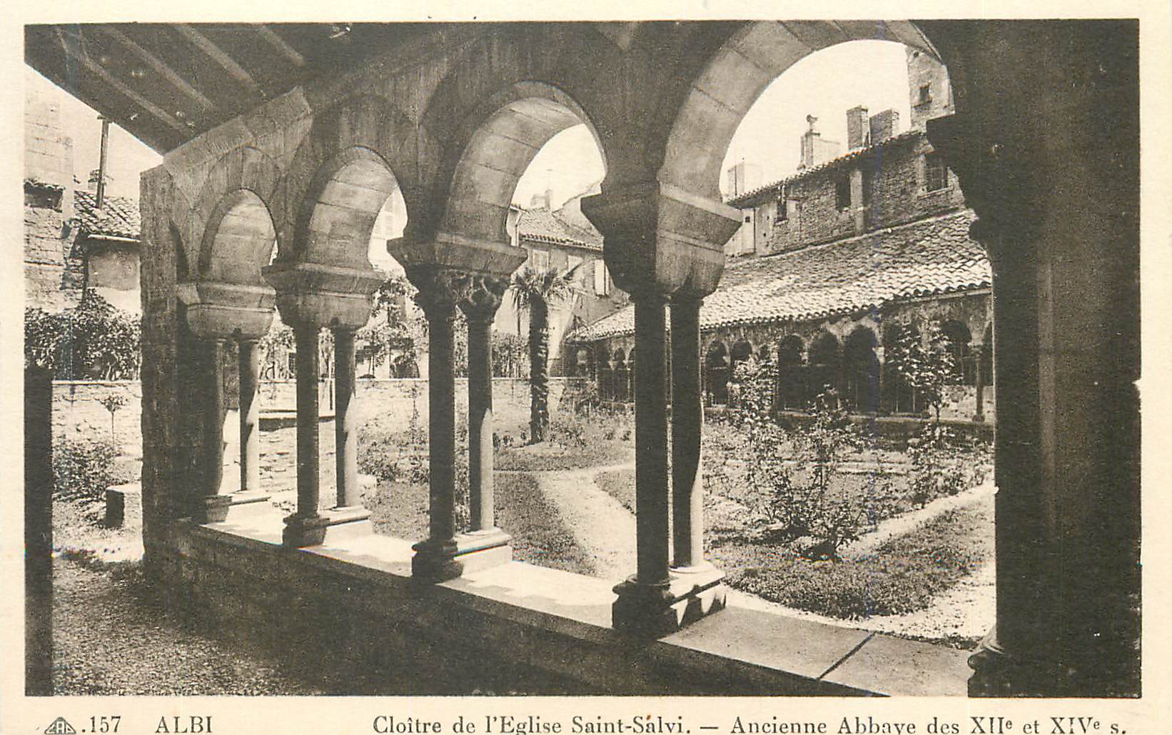 CPA Albi Cloitre de l Eglise Saint Salvi Ancienne Abbaye des xii et xiv