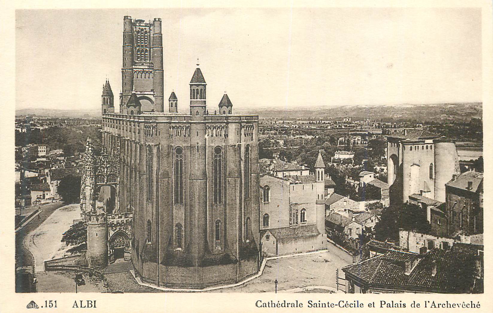 CPA Albi Cathedrale Sainte Cecile et Palais de l Archeveche