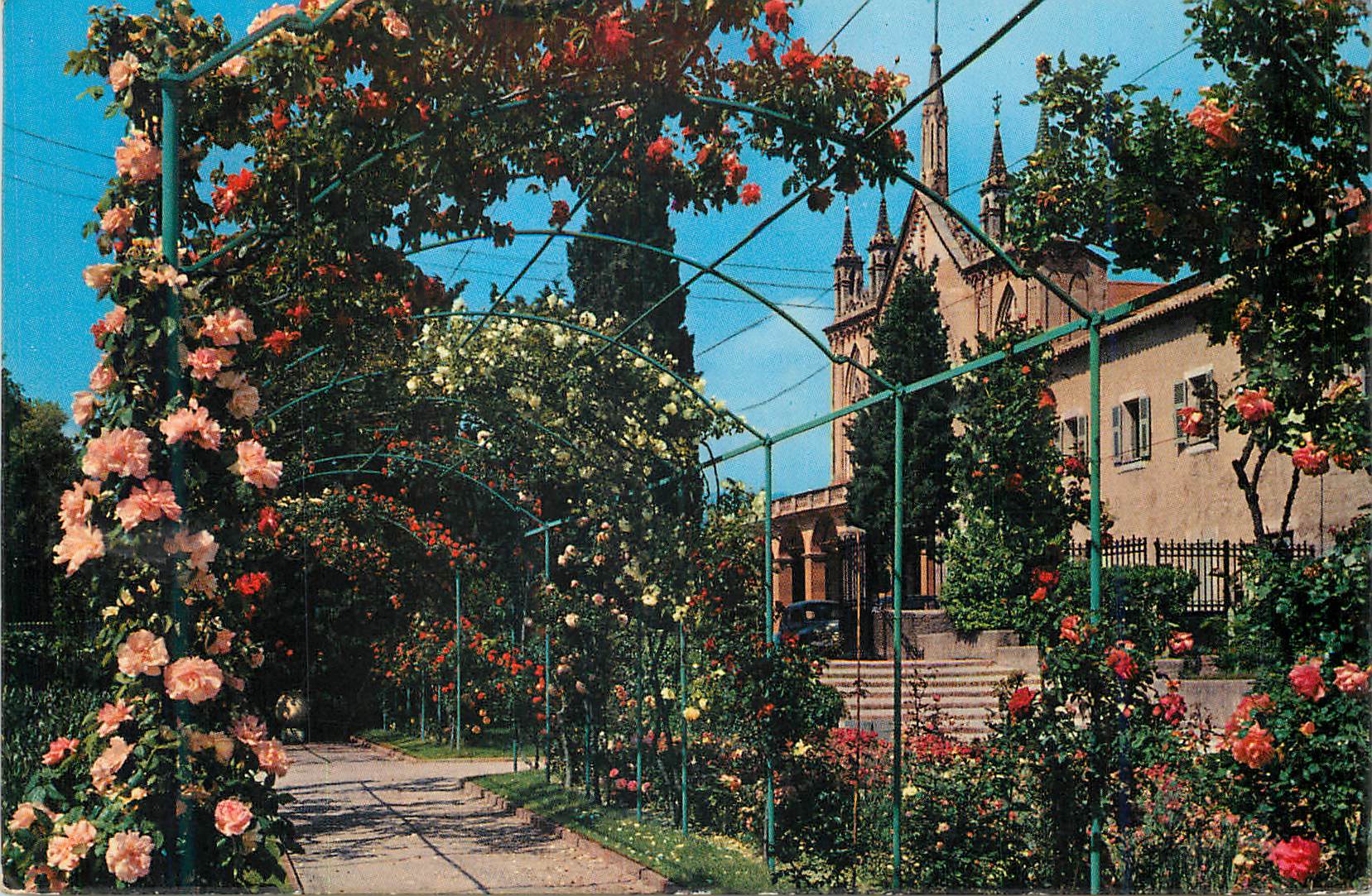 CPM Nice Les Jardins et Le Monastere de Cimiez