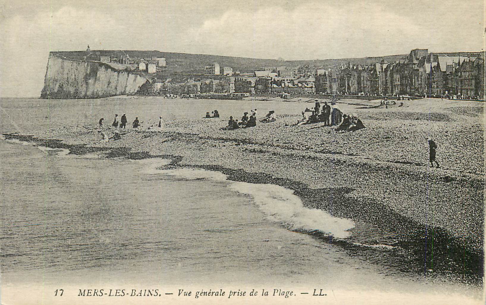 CPA Mers les Bains Vue generale prise de la Plage