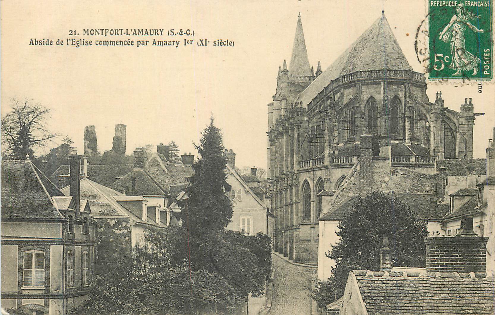 Montfort-l'Amaury — Abside de l'église commencée par Amaury Ier (XIe siècle) — S.&O.