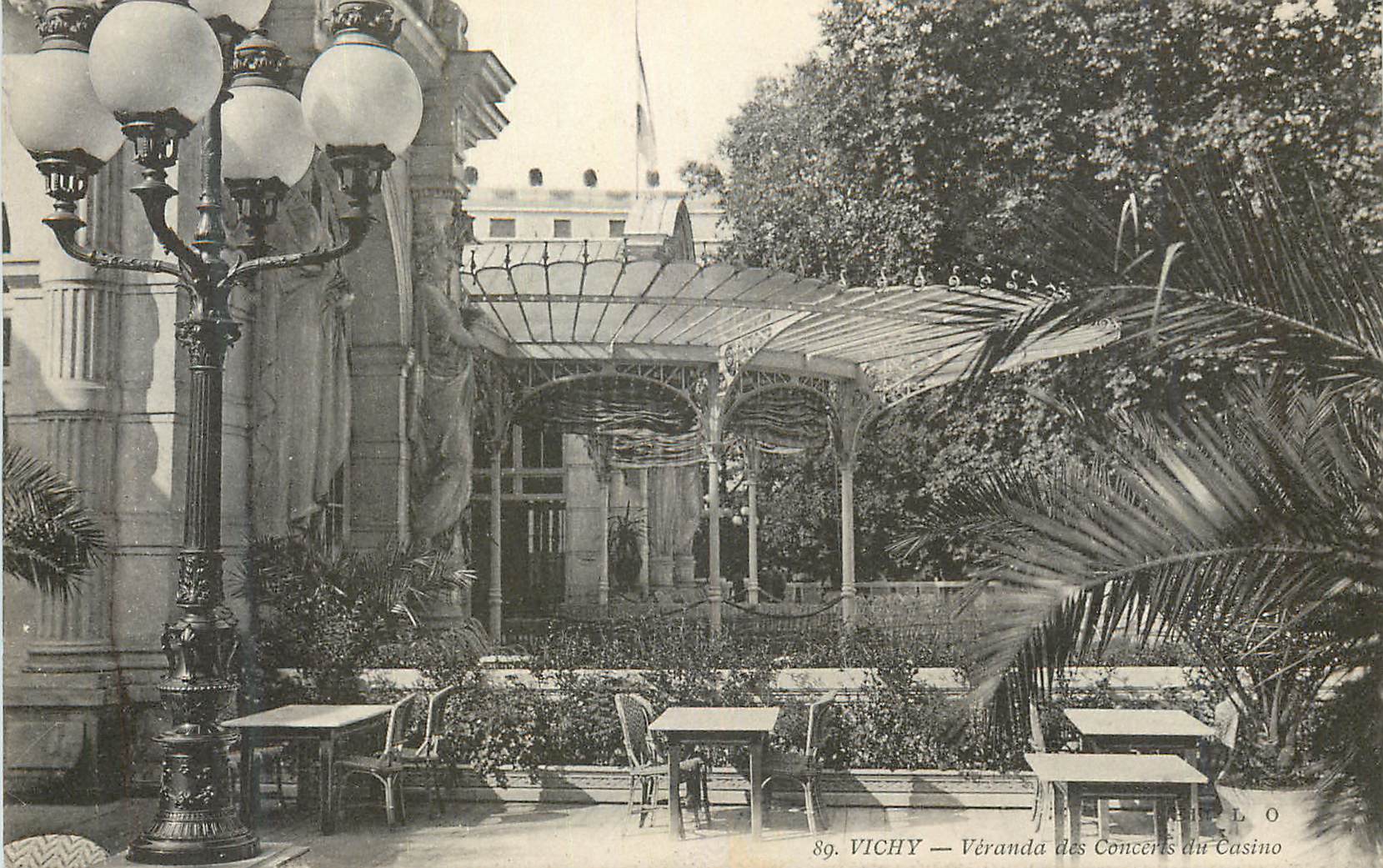 CPA Vichy Veranda des Conceres du Casino