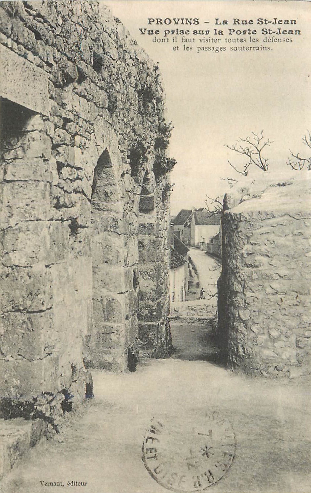 CPA Provins La Rue St Jean Vue prise sur la Porte St Jean