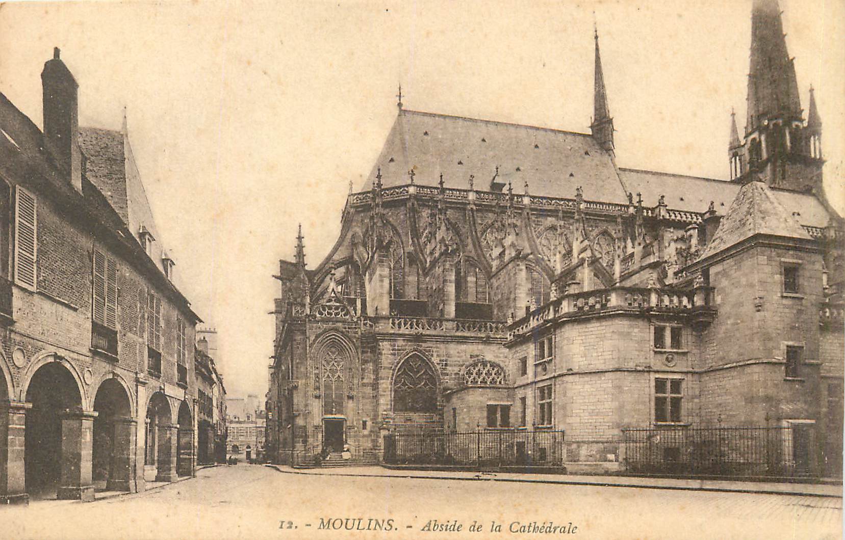 CPA Moulins Abside de la Cathedrale