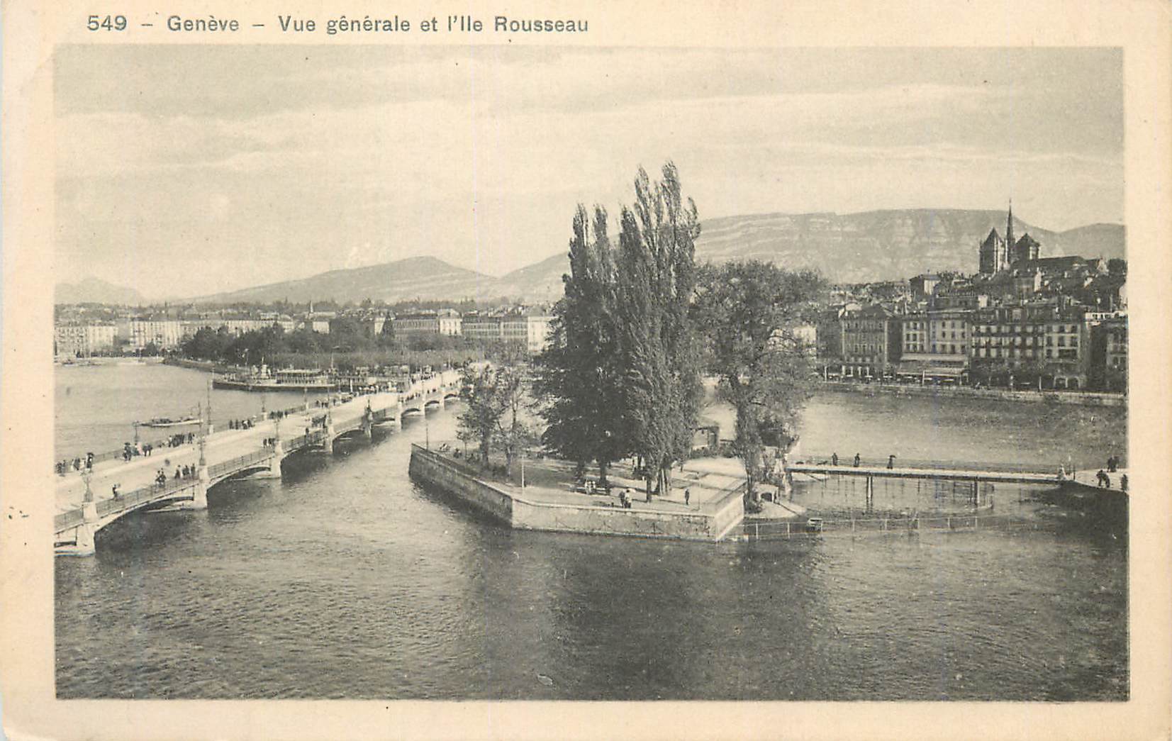 CPA Geneve Vue generale et l Ile Rousseau