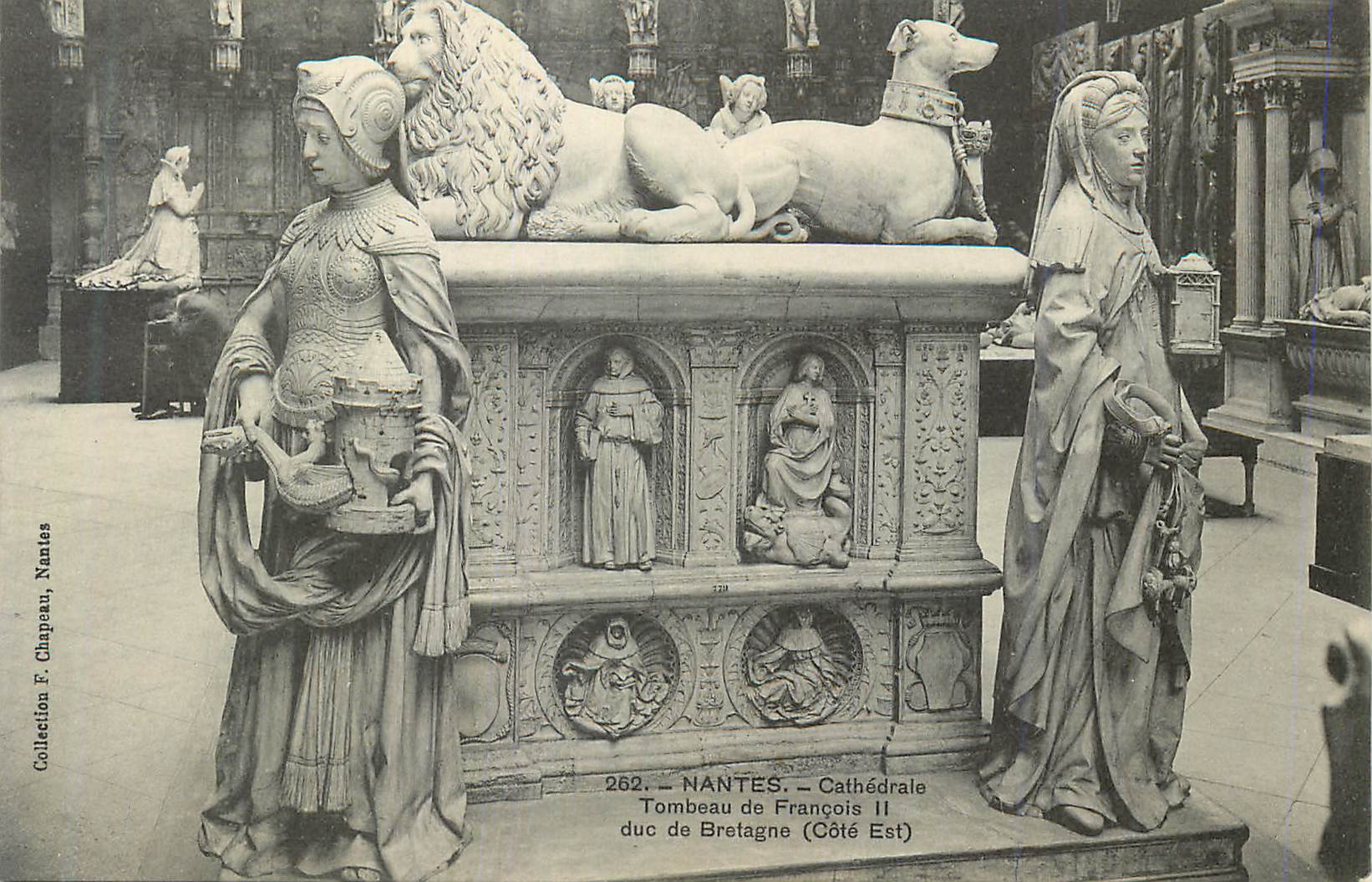 CPA Nantes Cathedrale Tombeau de Francois II duc de Bretagne Cote Est