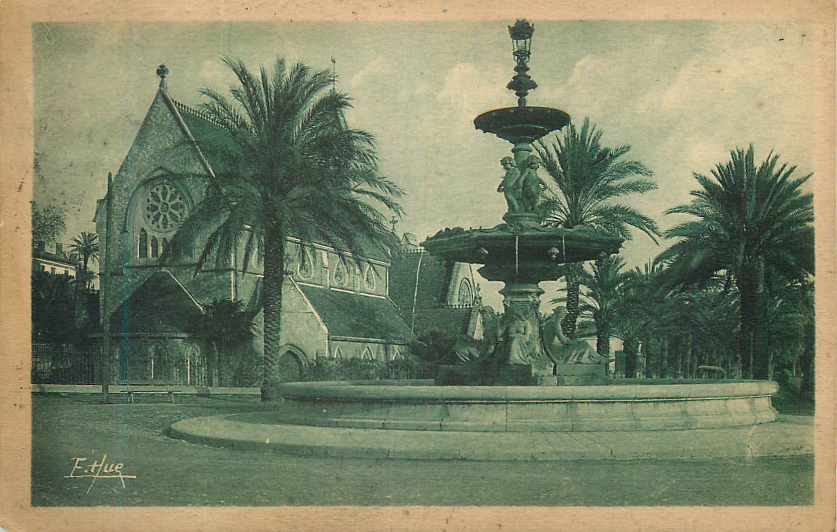 Fontaine et église — Place de la Fontaine — F. Thue