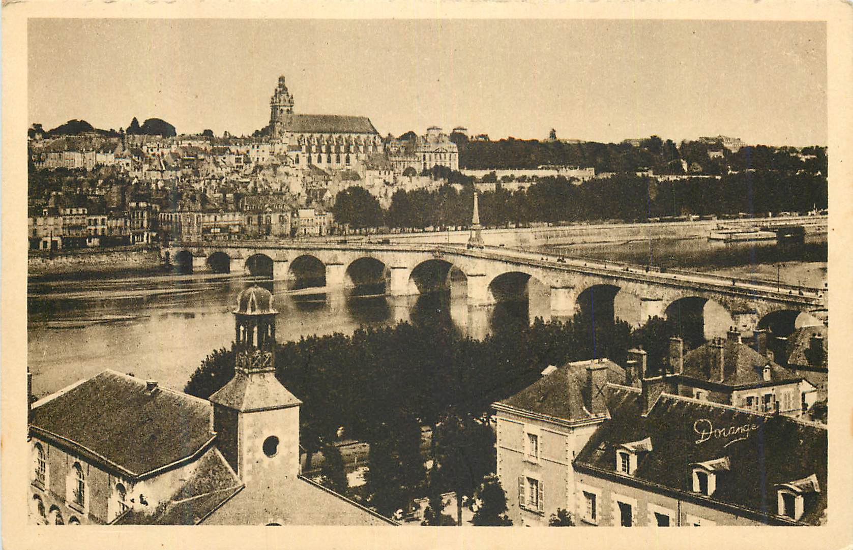 CPM Blois L et Ch La Vue generale et le Pont sur la Loire