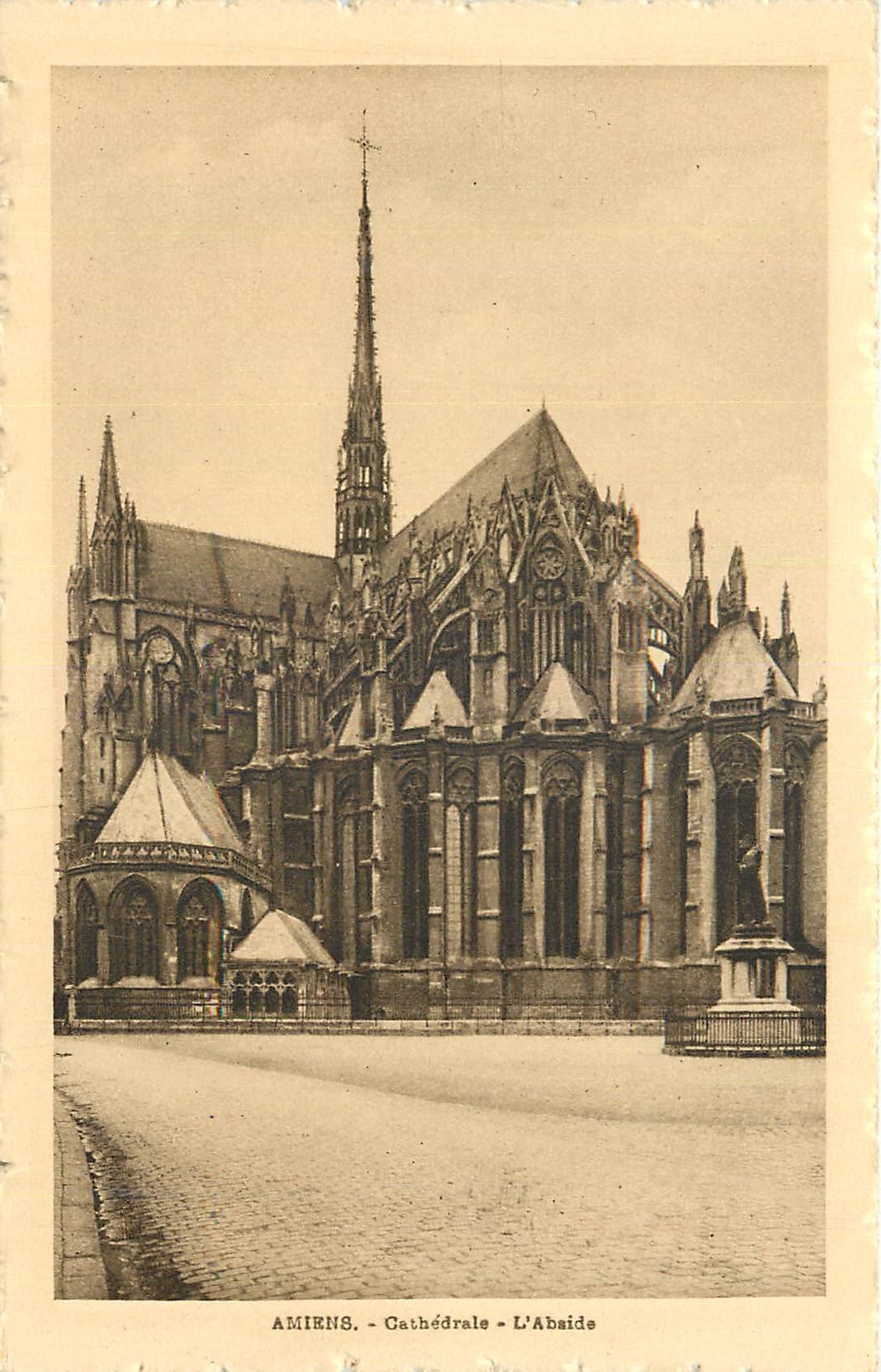 CPA Amiens Cathedrale L Abside