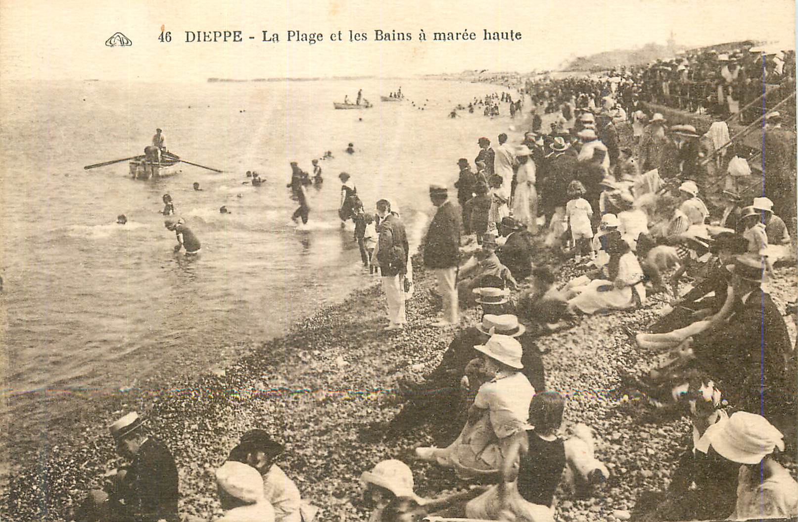 CPA Dieppe La Plage et les Bains a maree haute