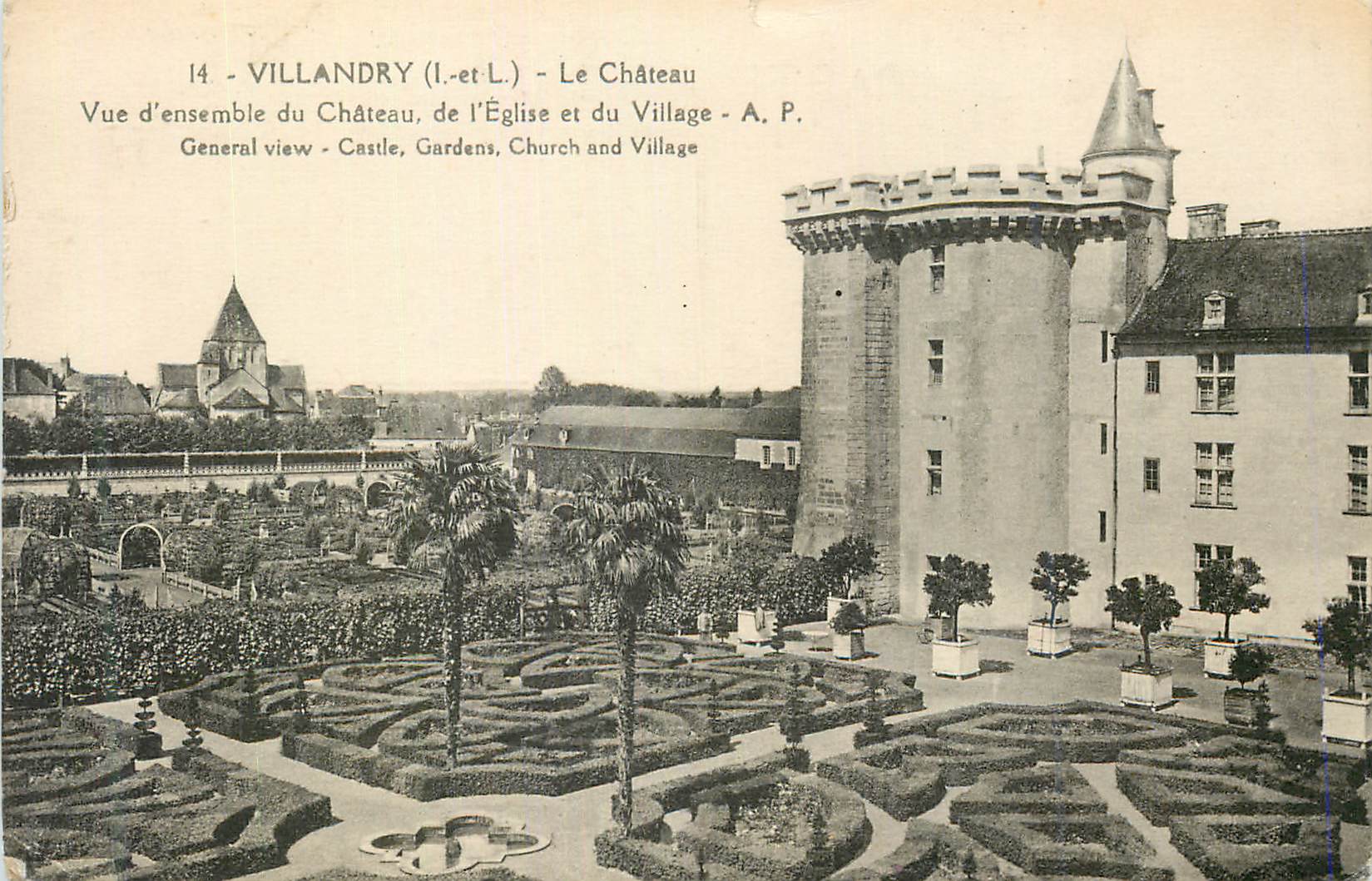 CPA Villandry I et L Le Chateau Vue d ensemble du Chateau de l Eglise et du Village