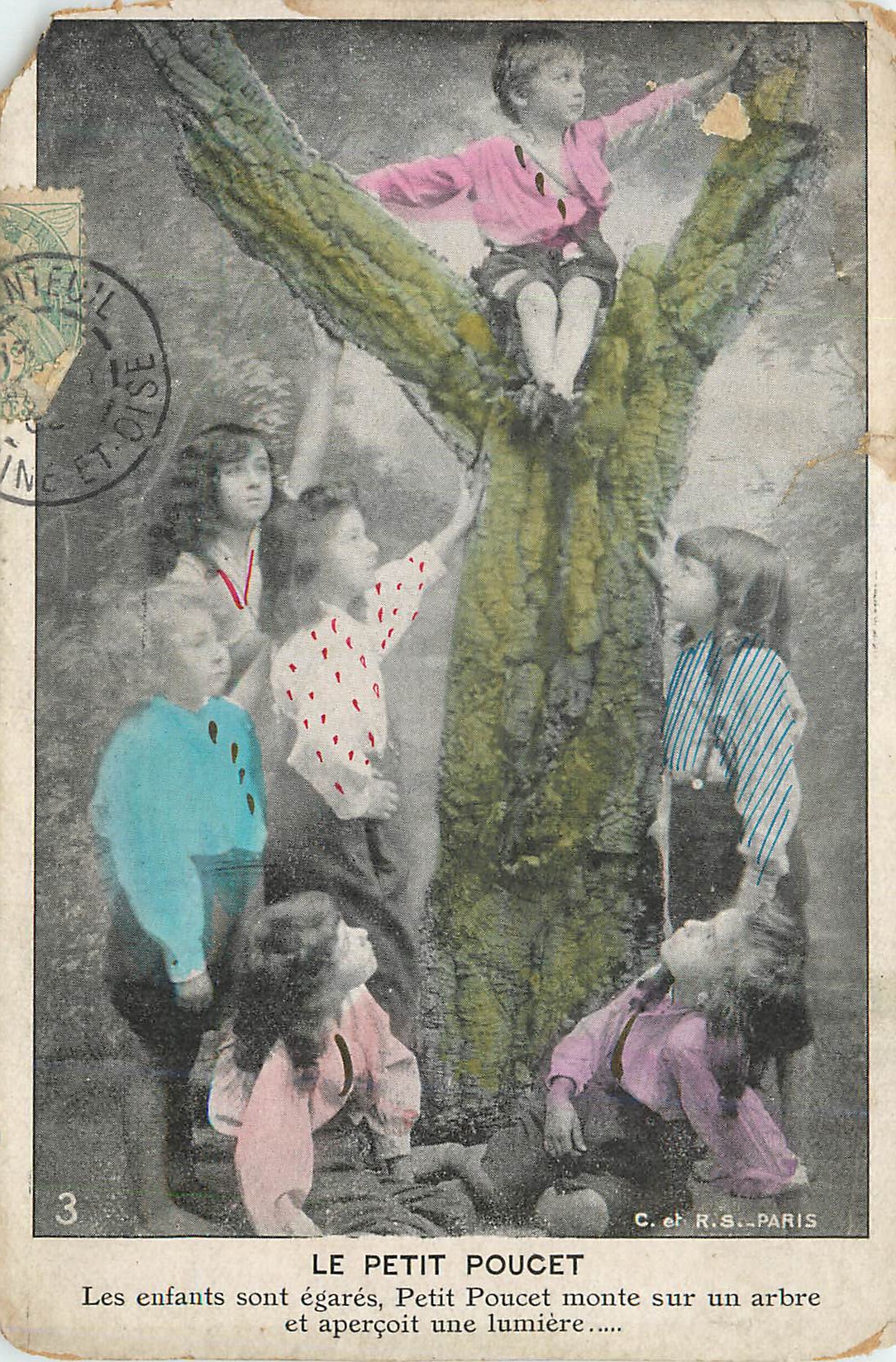 CPA Le Petit Poucet Les enfants sont egares Petit Poucet monte sur un arbre et apercoit une lumiere