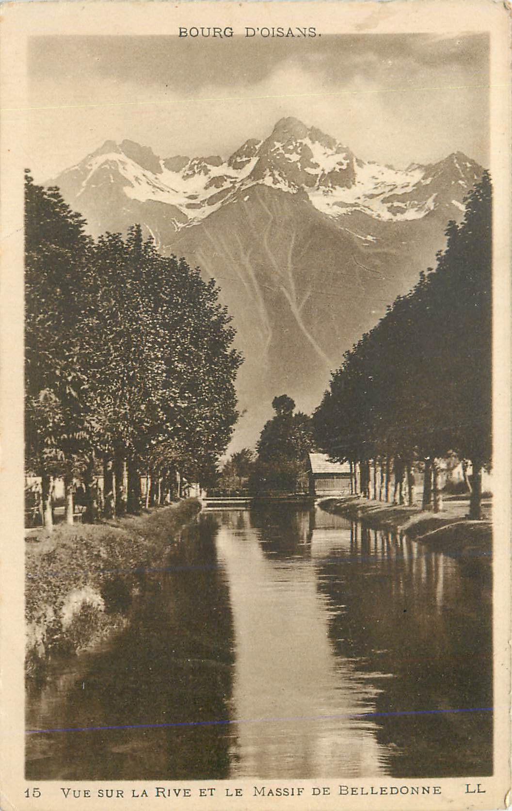Bourg d'Oisans — Vue sur la rive et le massif de Belledonne — LL