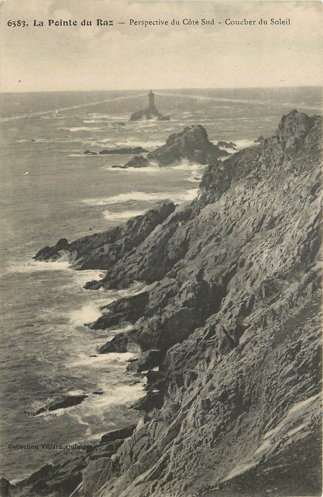 CPA La Pointe du Raz Perspective du Cote Sud Coucher du Soleil