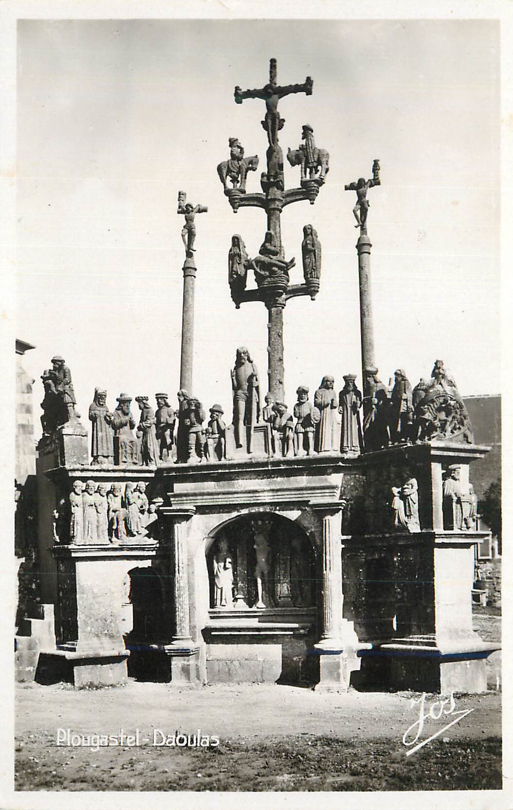 CPM Plougastel Daoulas Bretagne Plougastel Daoulas Le Calvaire le des six calvaires de I ordre personnages ligurentjdans