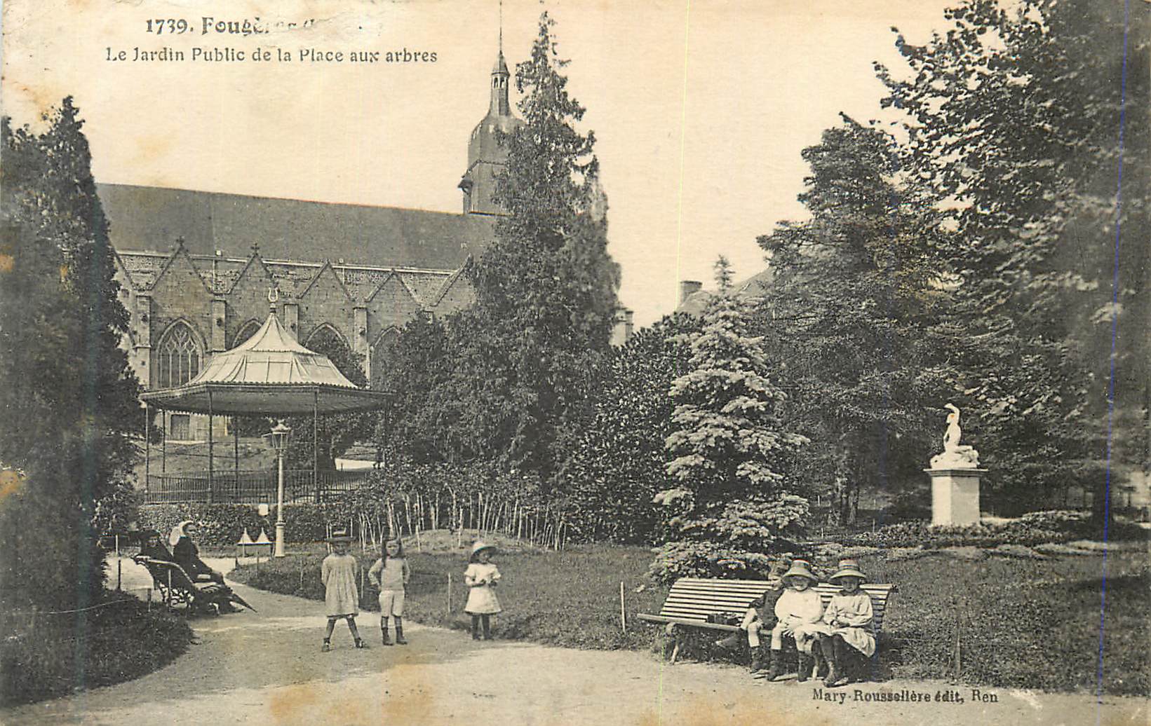 Fougères — Le Jardin Public de la Place aux arbres — Mary-Roussellère édit, Ren