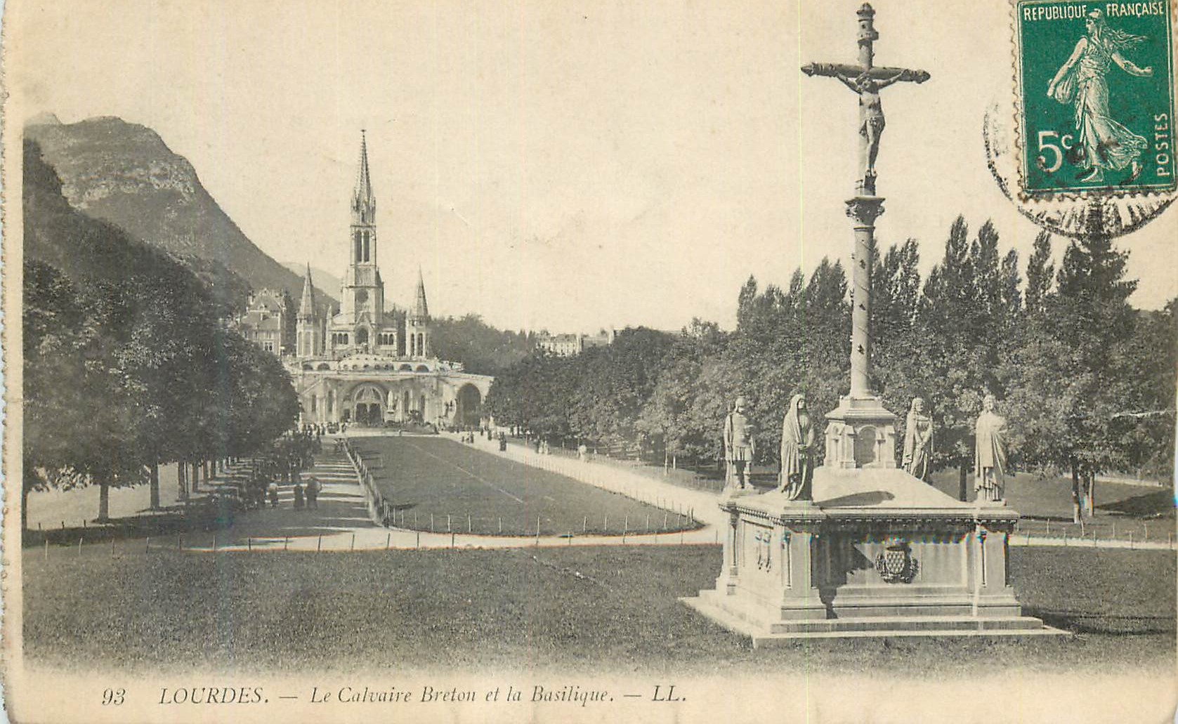 CPA Lourdes Calvaire et la Basilique