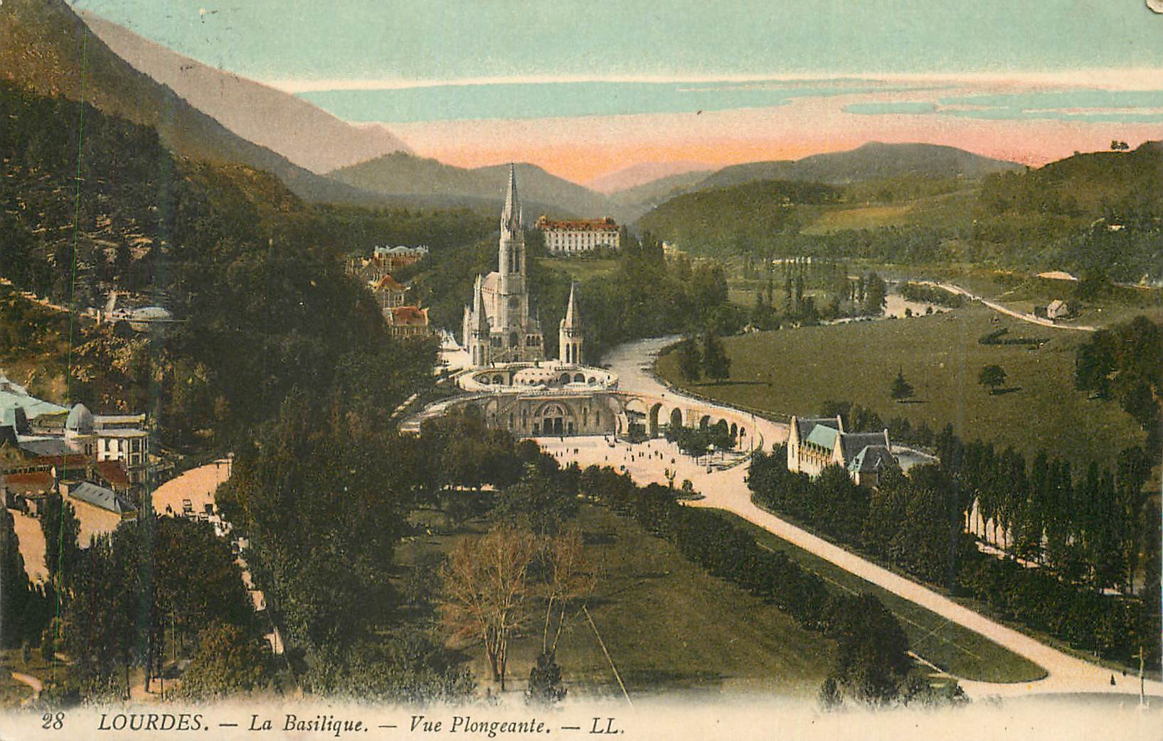 CPA Lourdes La Basilique Vue Plongeante