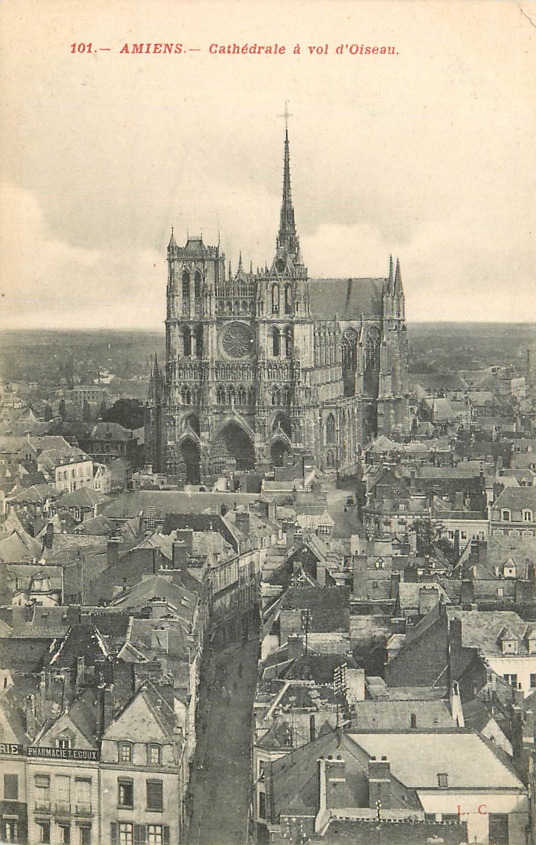 CPA Amiens Cathedrale a vol d Oisean