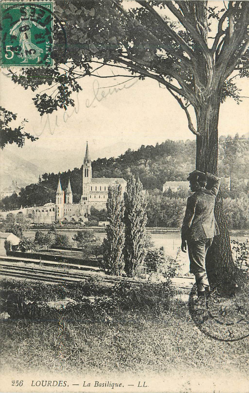 CPA Lourdes La Basilique