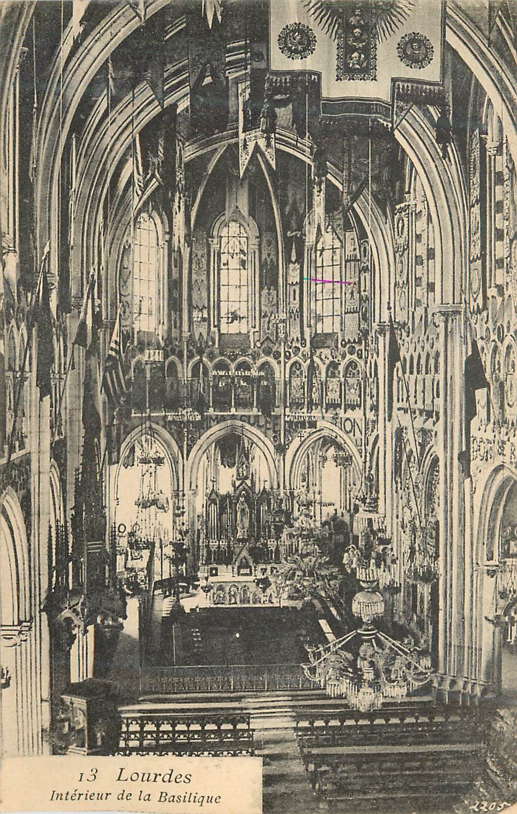 CPA Lourdes Interieur de la Basilique