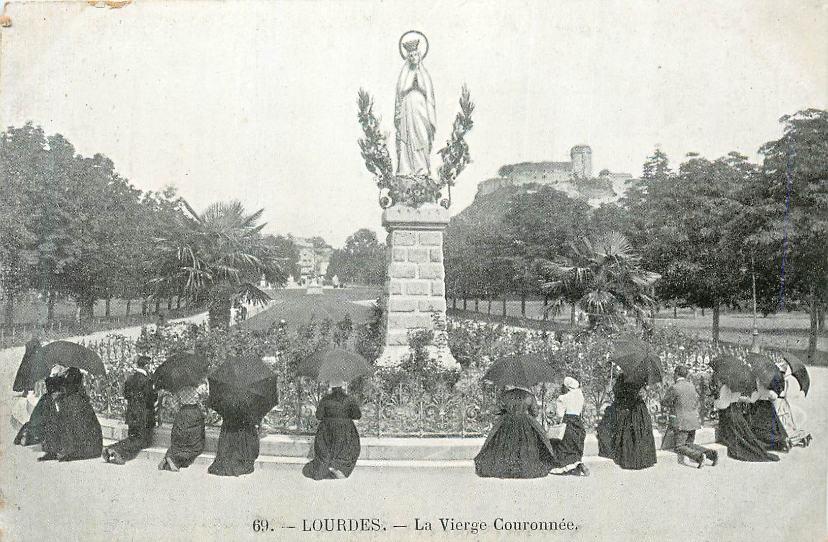 CPA Lourdes La Vierge Couronne