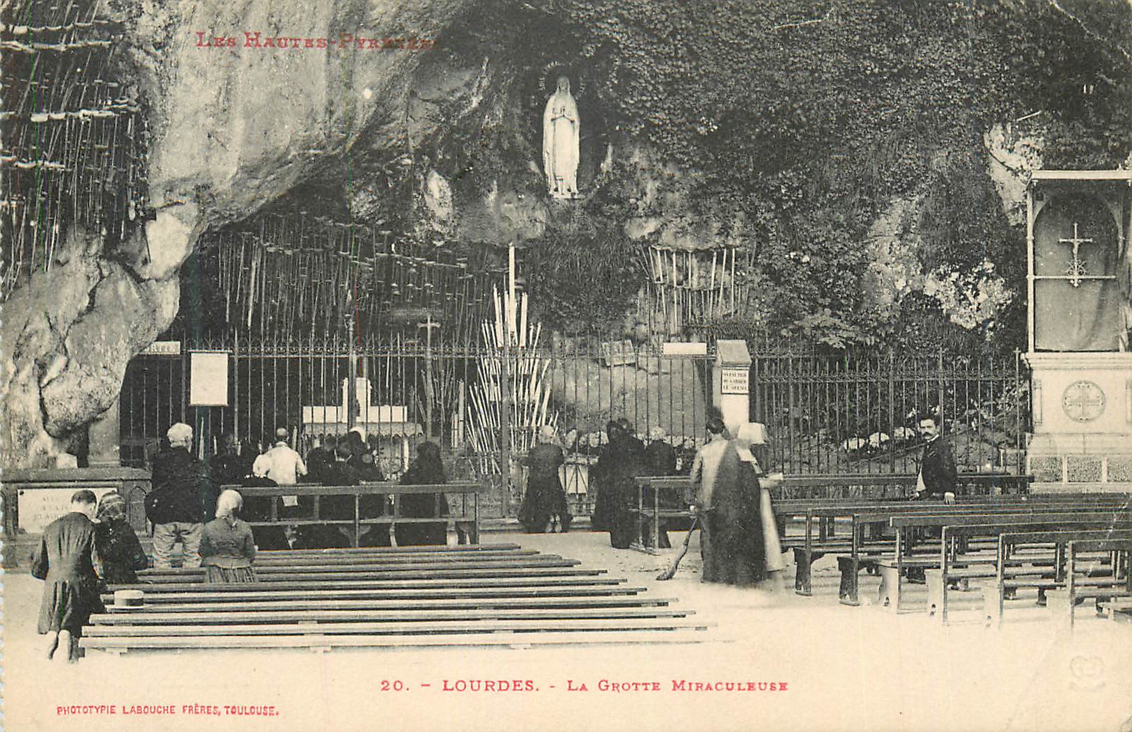 Lourdes — La Grotte Miraculeuse — Les Hautes-Pyrénées