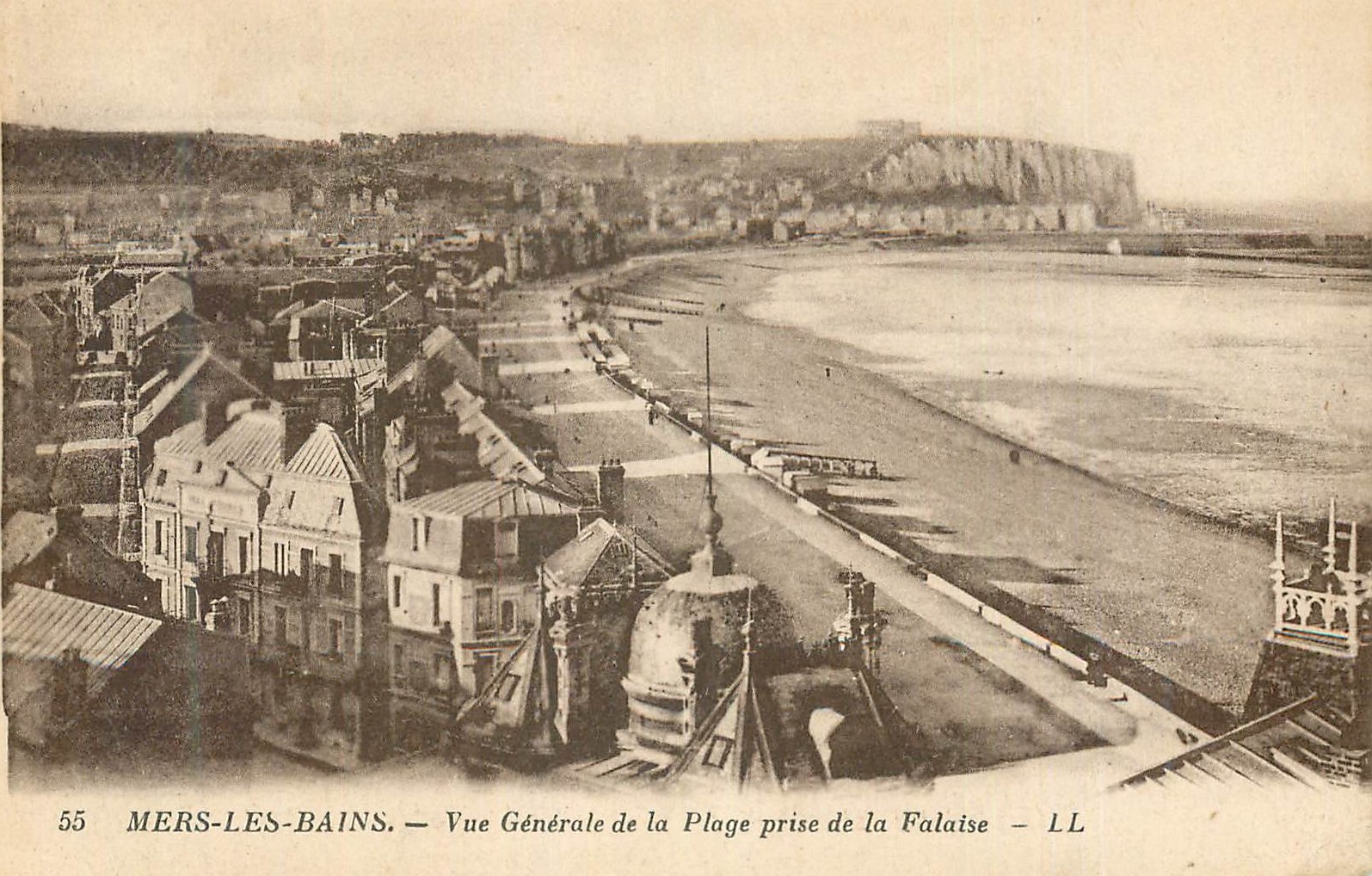 CPA Mers les Bains Vue generale de la Plage prise de la Falaise