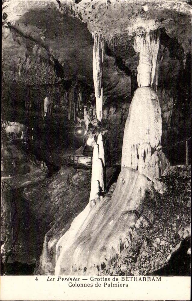 Die Pyrenäen — Höhlen von BETHARRAM — Palmen-Säulen