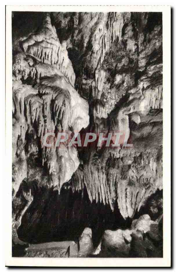 CPA GRottes de Saint Cezaire pres Grasse la cascade stalagmitique surplombant le gouffre