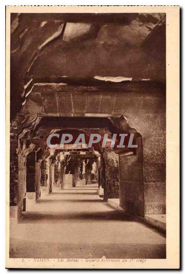 Nîmes - Les Arènes - Galerie extérieure du 1er étage