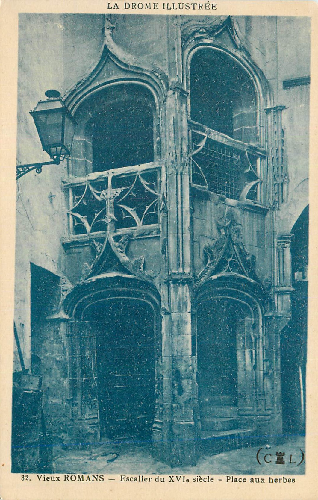 Vieux Romans — Escalier du XVIe siècle — Place aux herbes — La Drome Illustrée