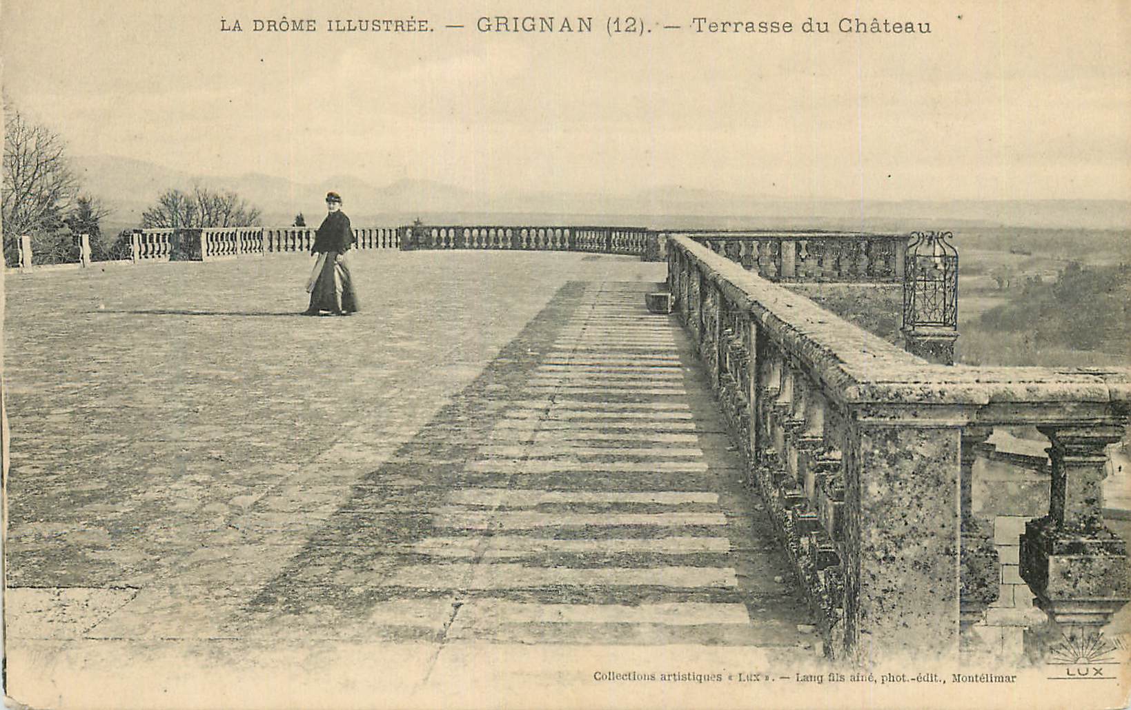 CPA La Drome Illustree Grignan Terrasse du Chateau