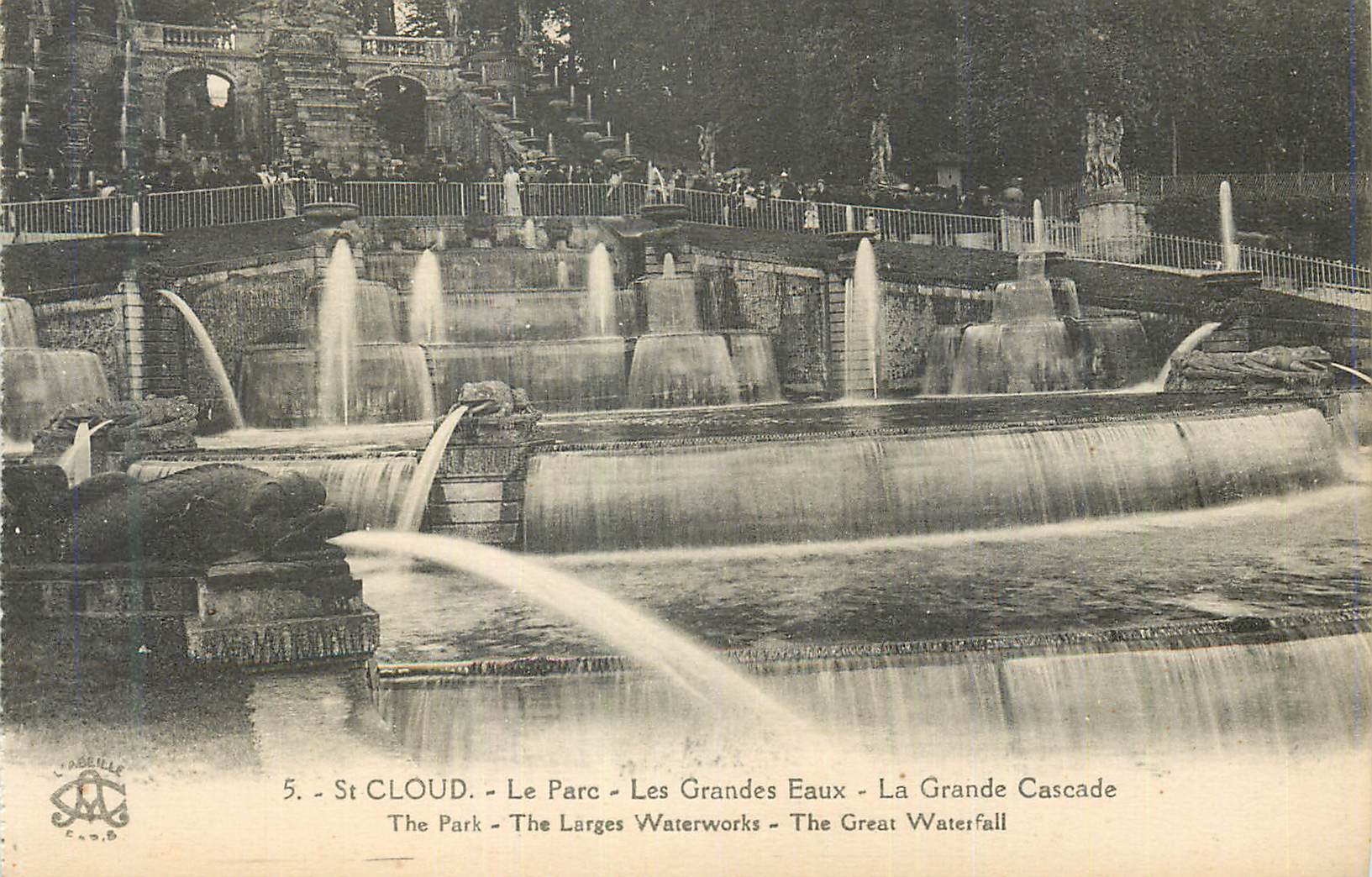 CPA St Cloud Le Parc Les Grandes Eaux La Grande Cascade