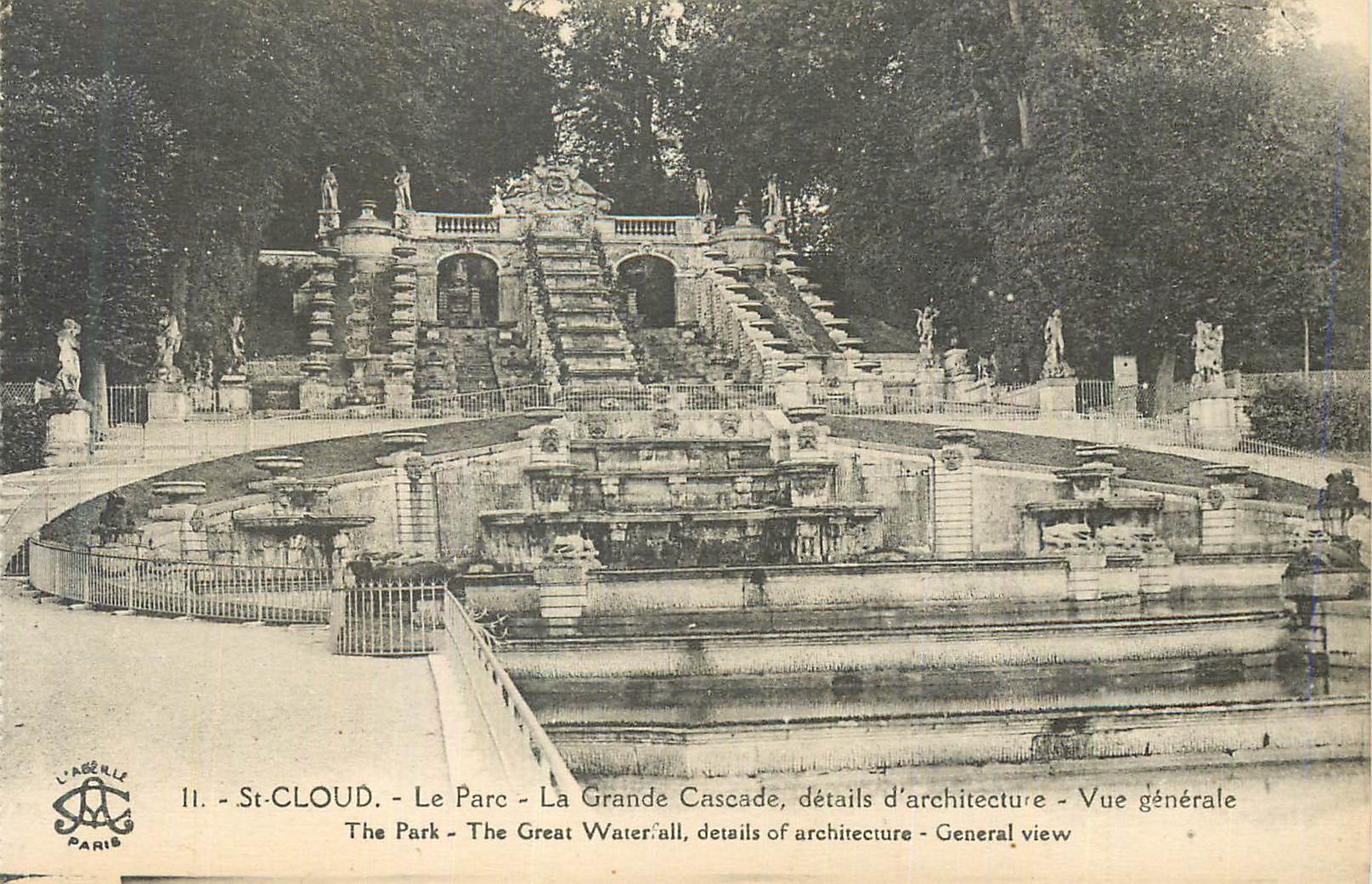 CPA St Cloud Le Parc Le Grande Cascade details d architecture Vue generale