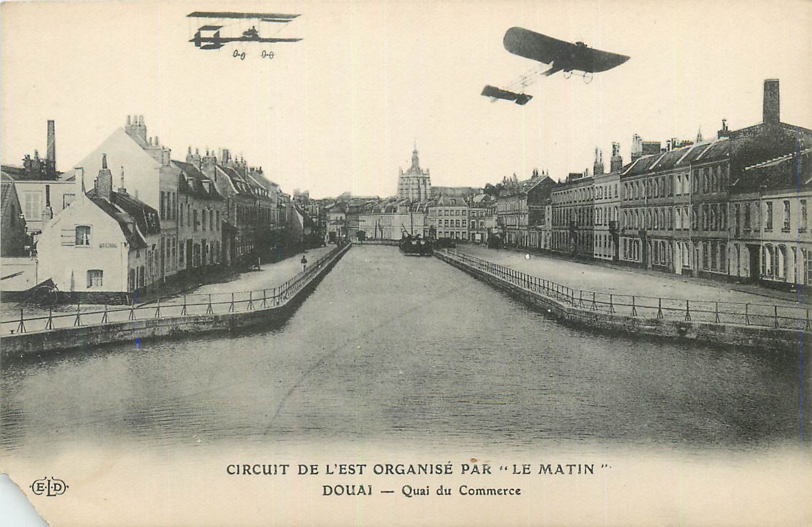 CPA Circuit d L Est Organise Par Le Matin Douai Quai du Commerce Avion Aviation