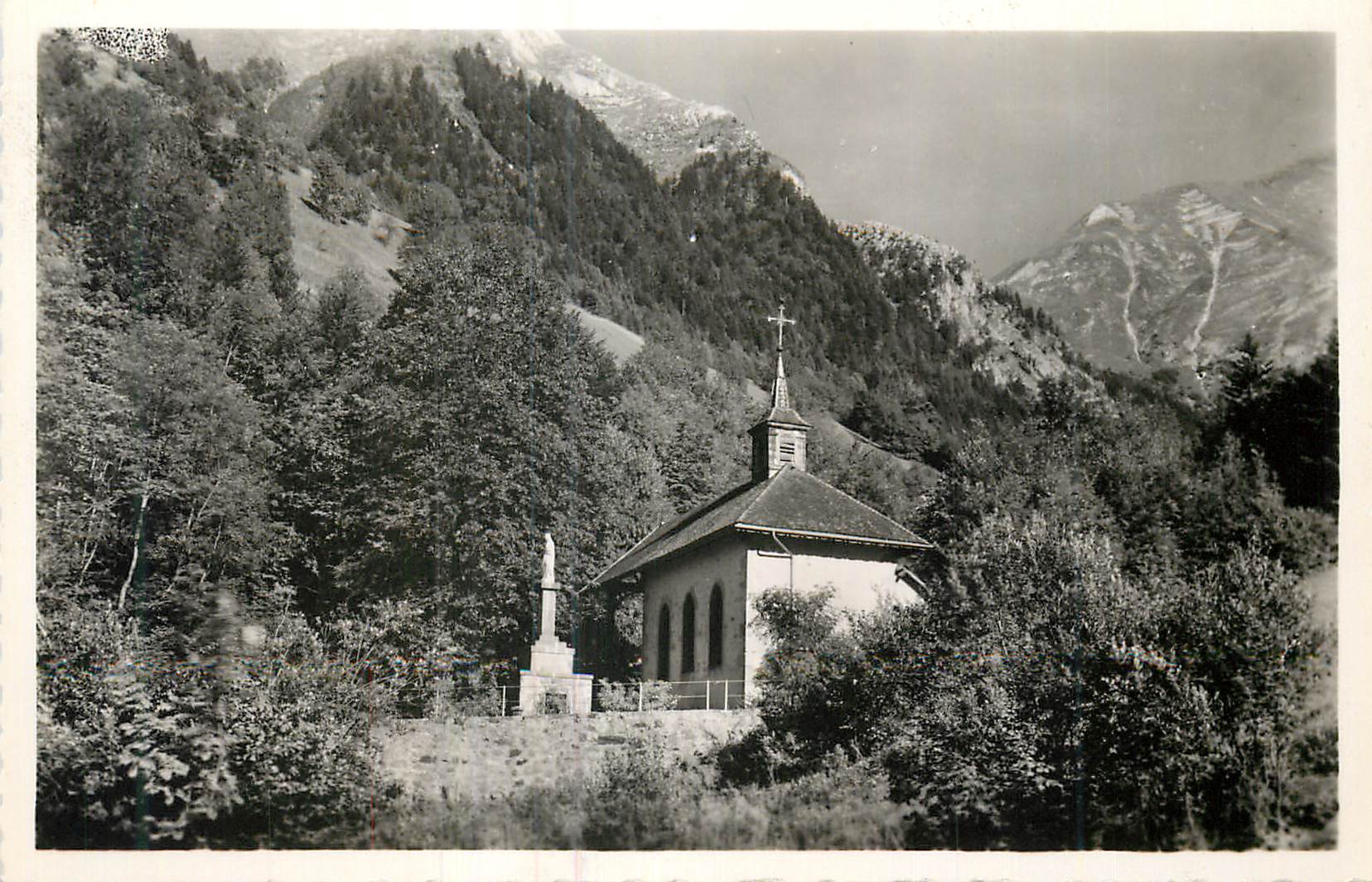CPM Les Bauges Pittoresques Chapelle de Bellevaux Massif de l Armenaz