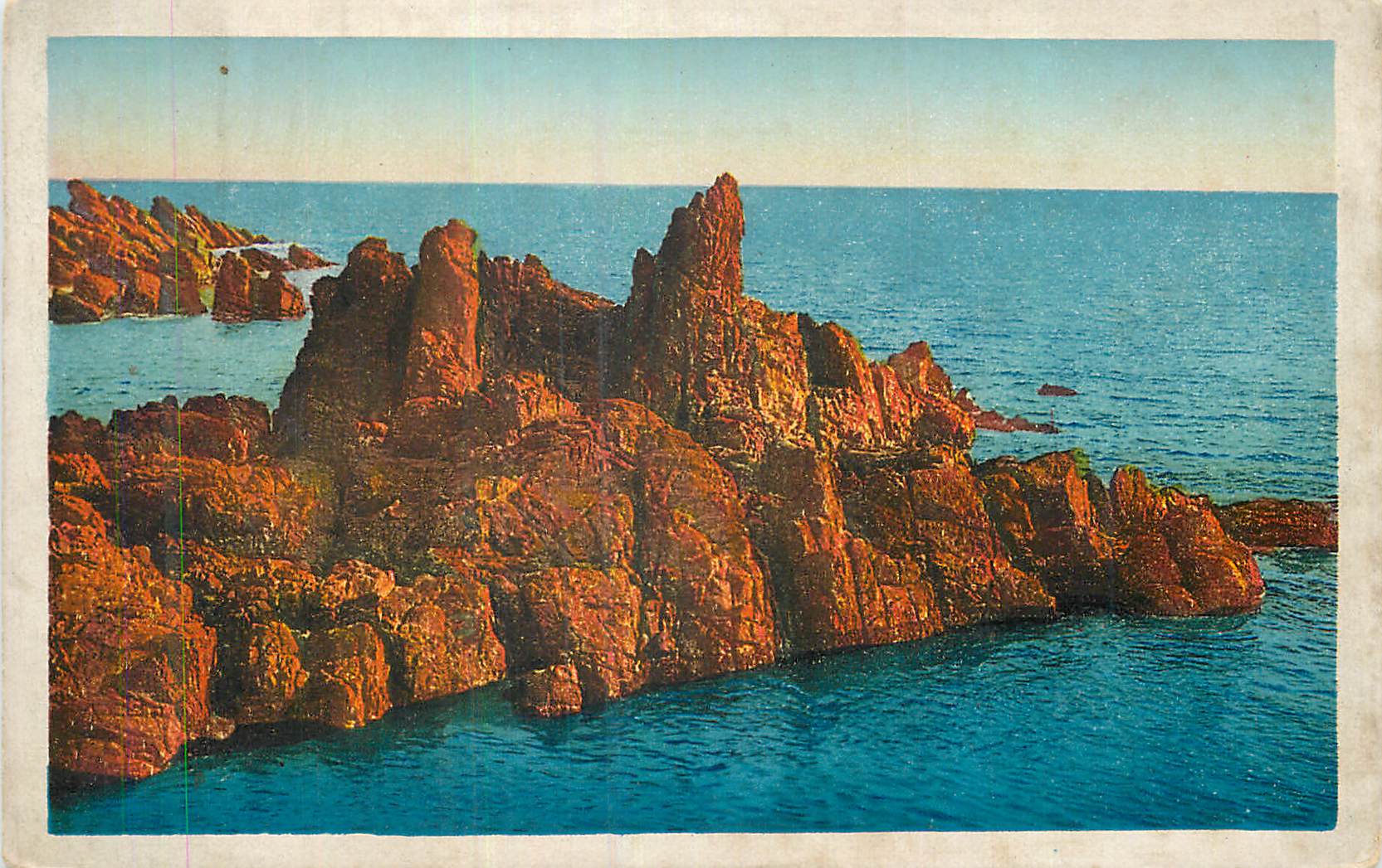 CPA La Cote d Azur Saint Raphael Var Les Roches Rouges du Casino Santa Lucia