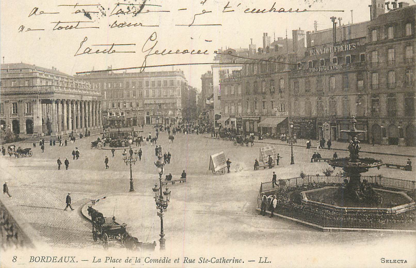 CPA Bordeaux La Place de la Comedie et Rue Ste Catherine