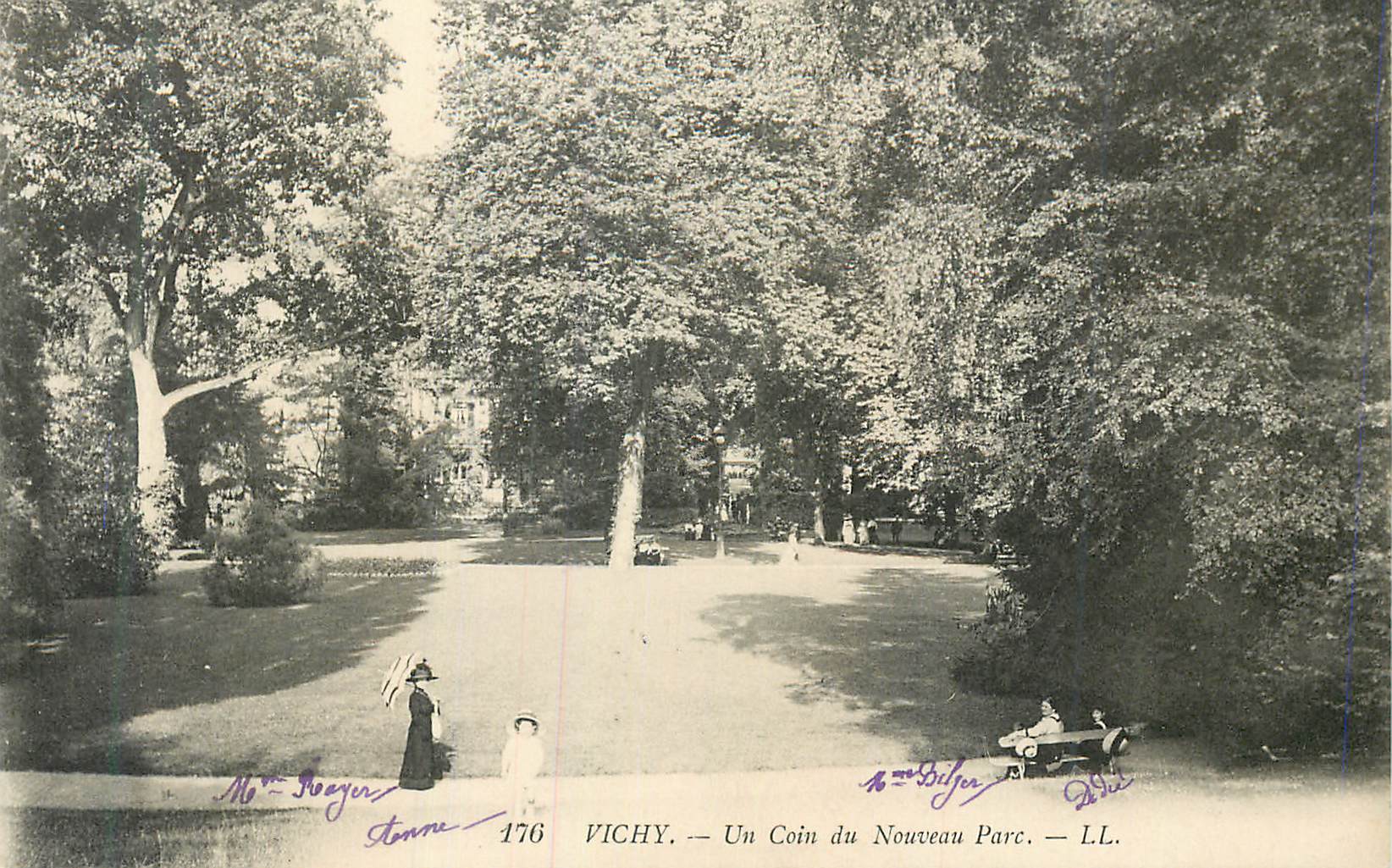 CPA Vichy Un Coin du Nouveau Parc