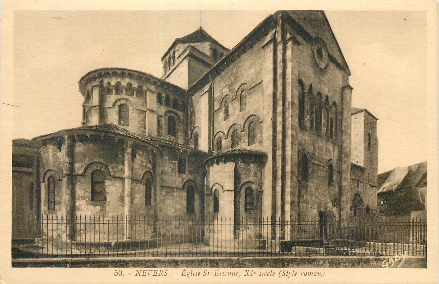 CPA Nevers Eglise St Etienne xi siecle Style roman