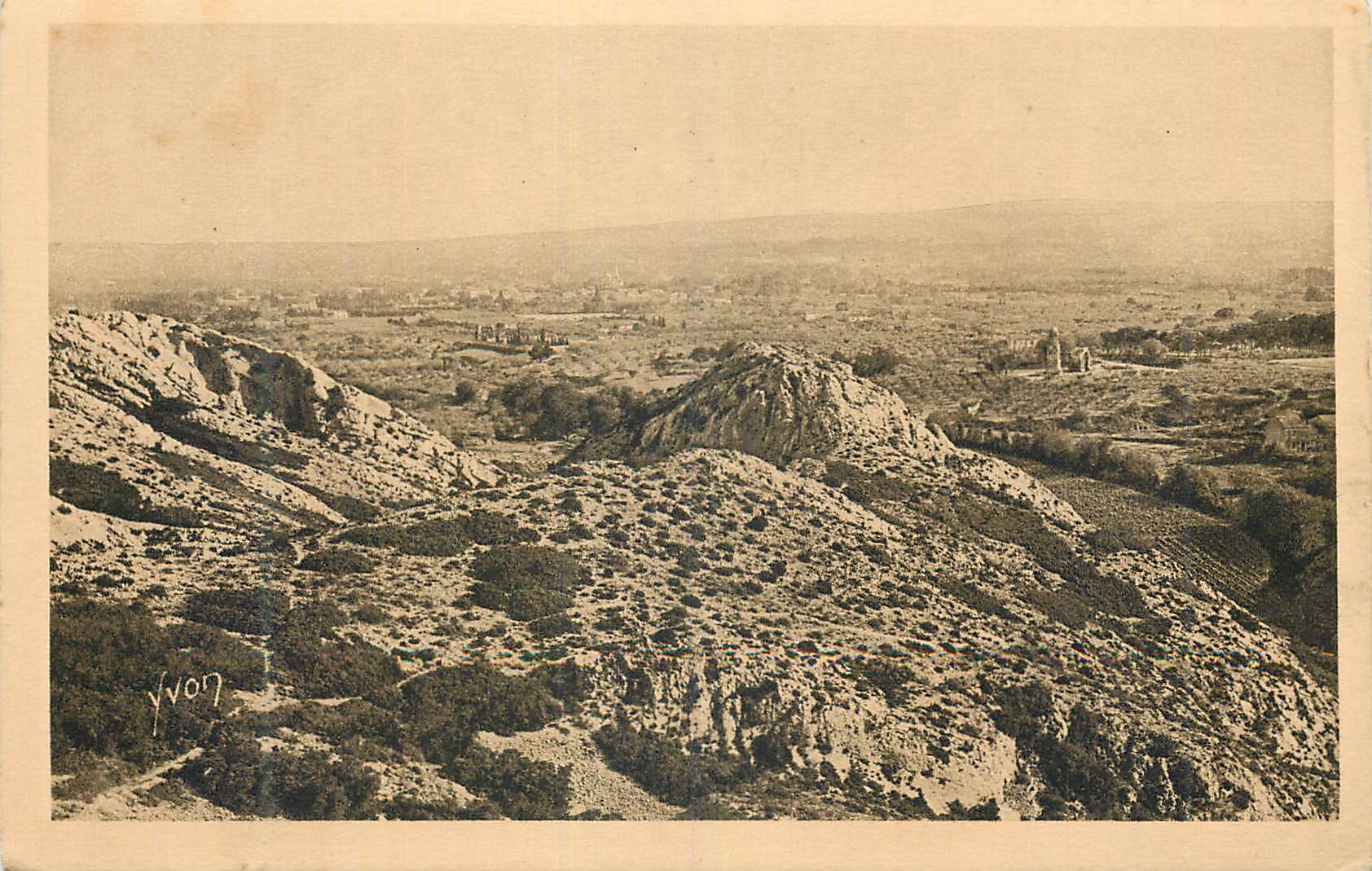 Vue panoramique de montagnes et vallée — Yvon, éditeur