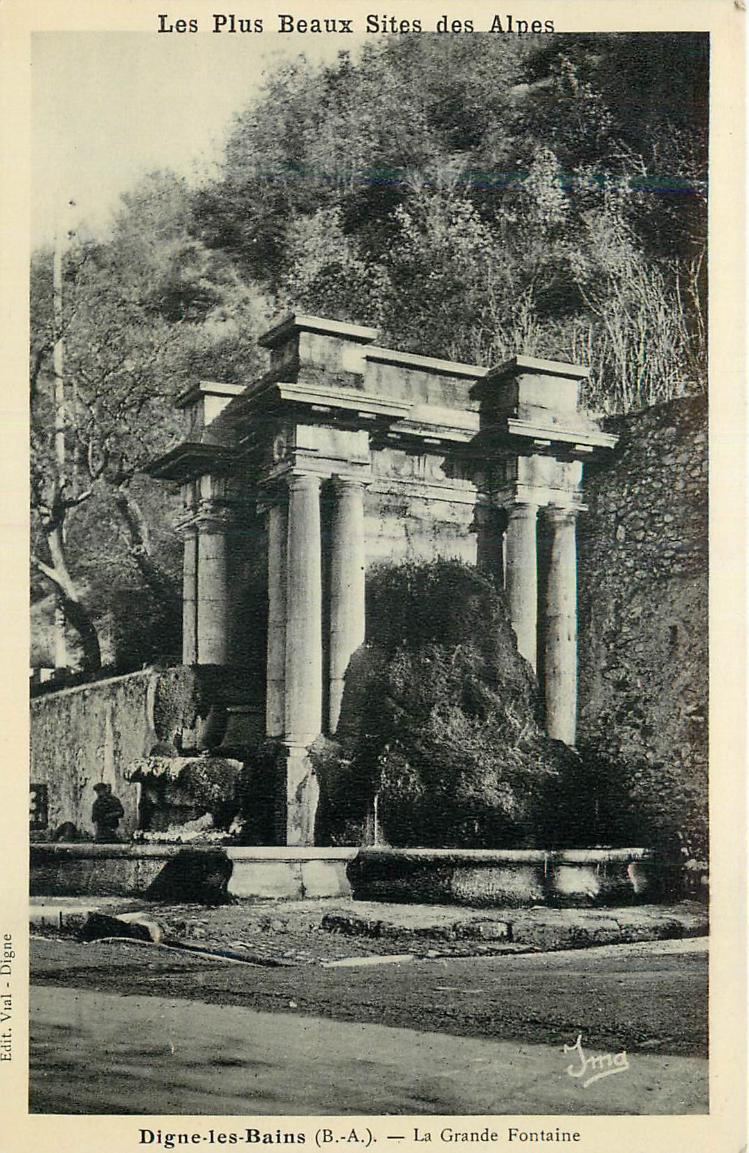 Digne-les-Bains (B.A.) — La Grande Fontaine — Les Plus Beaux Sites des Alpes