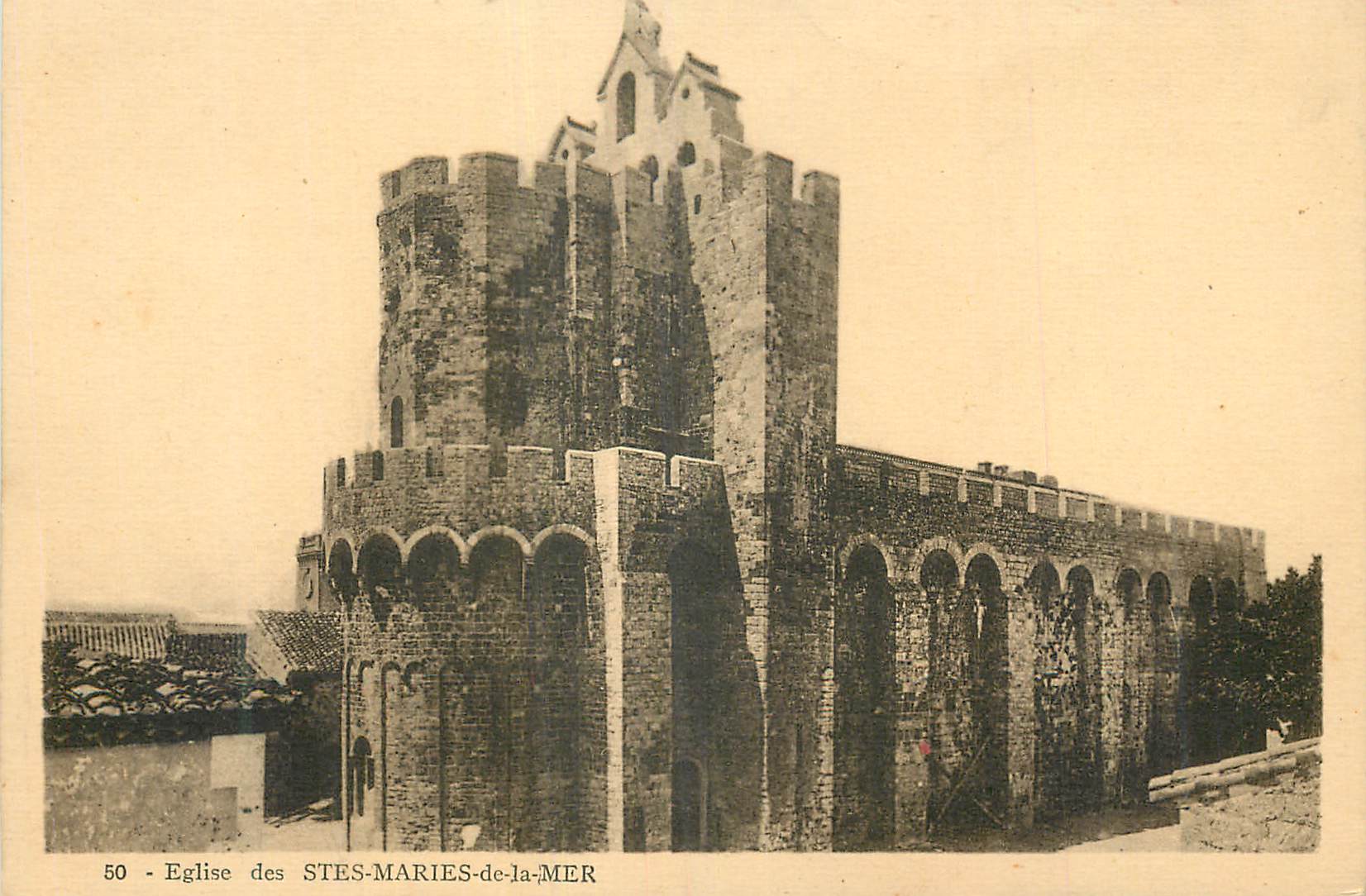 CPA Eglise des Stes Maries de la Mer 