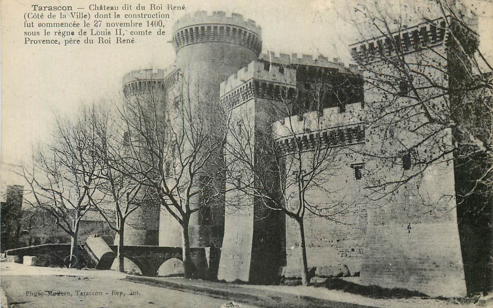 Tarascon — Château dit du Roi René (Côté de la Ville) — Photo-Modern, Tarascon, int.