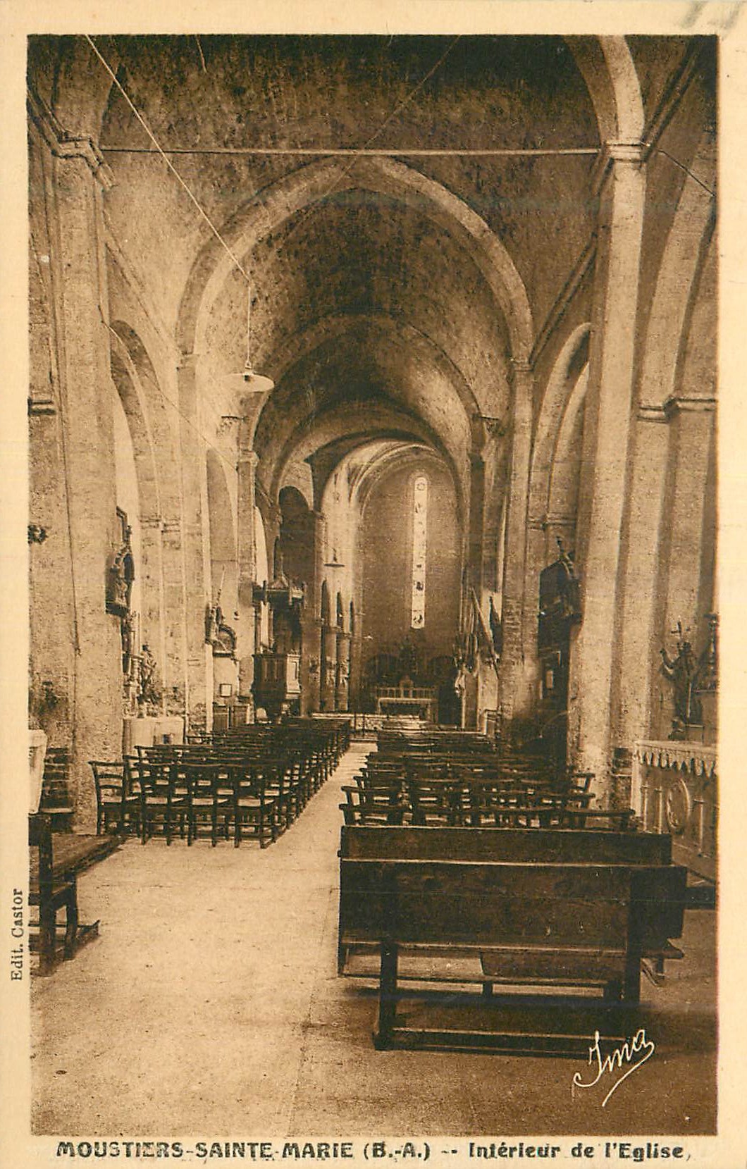 CPA Moustiers Sainte Marie B A Interieur de l Eglise