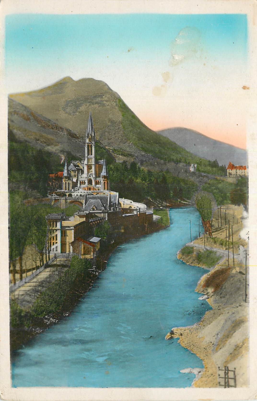 CPM Lourdes La Basilique et le Geneve P D