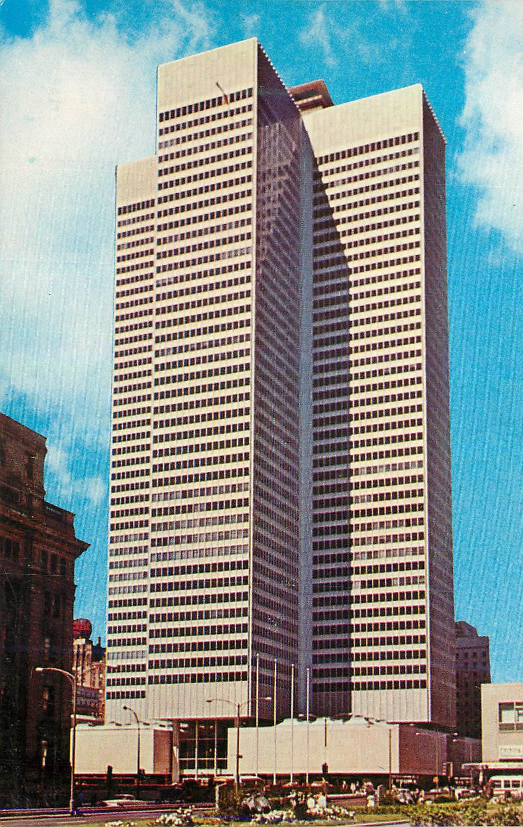 CPM Place Ville Marie Montreal Canada Nouveau gratee ciel en forme de croix